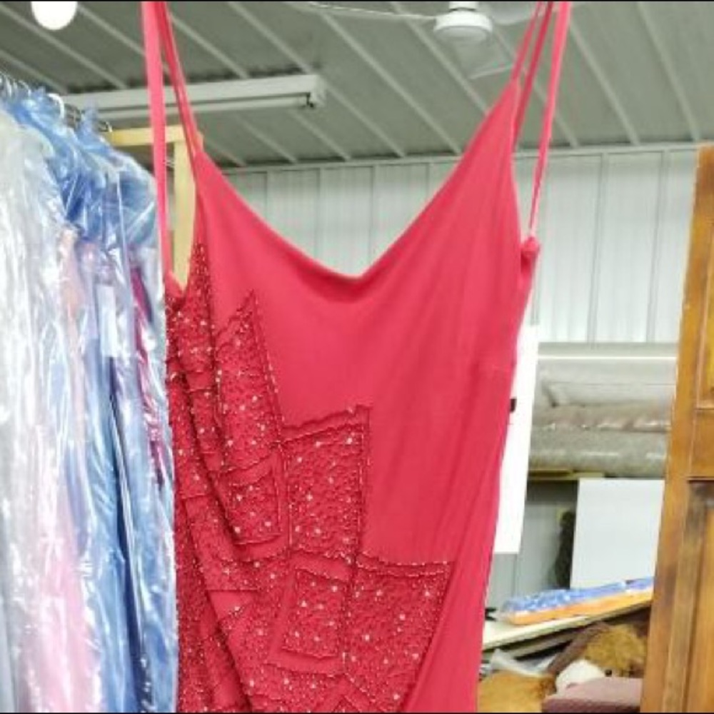 NWT. Fun Red Dance/Prom Dress
